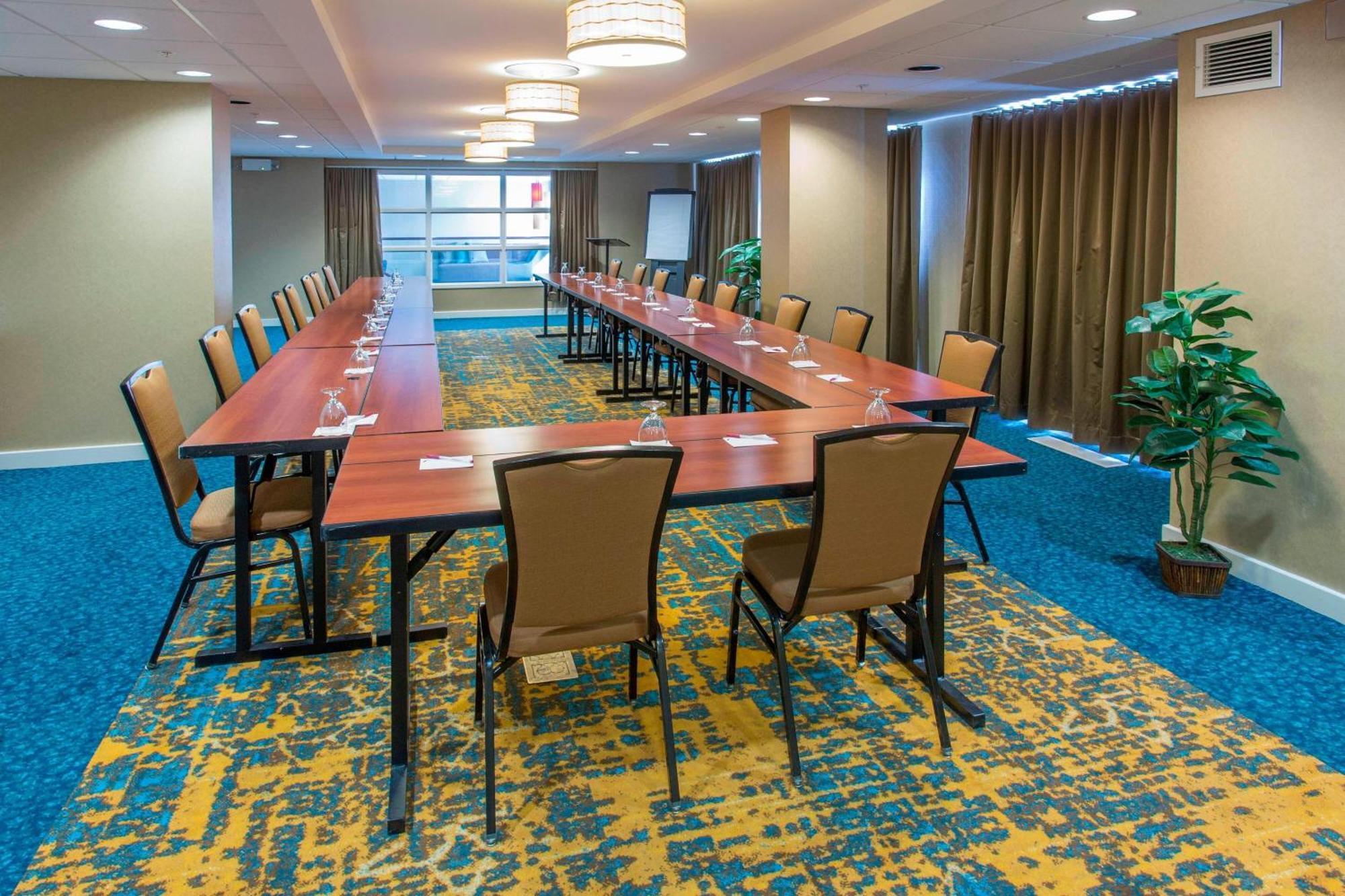 Hotel By Marriott 4*