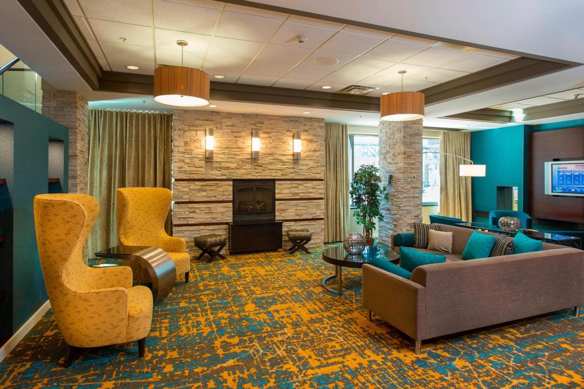 Hotel By Marriott
