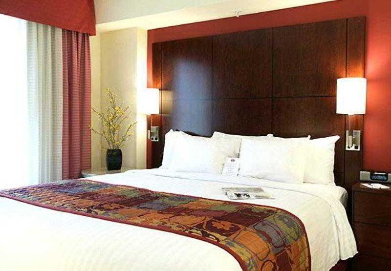 Hotel By Marriott